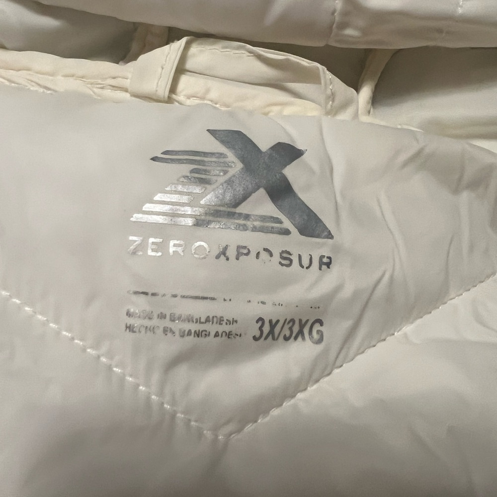 Euc Zero Exposure White Puffer Jacket - image 3